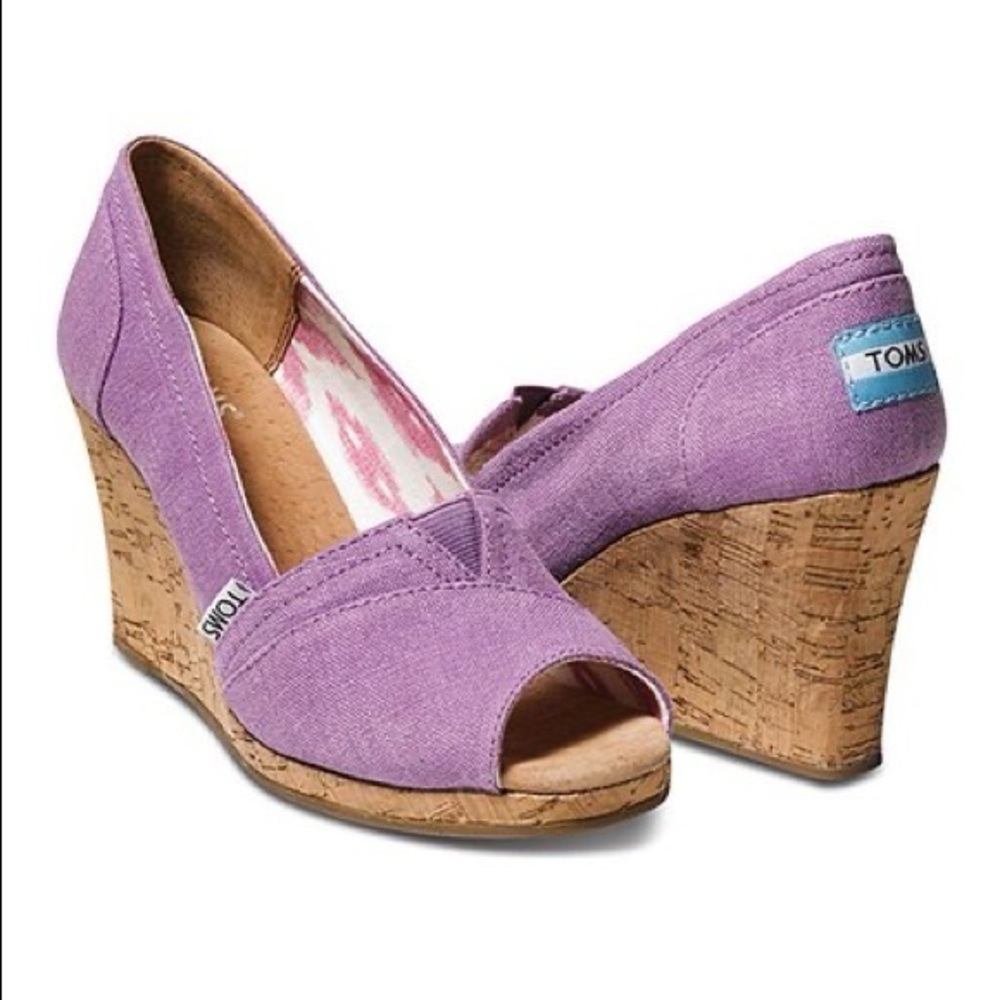 New in Box Toms sz 6.5 Orchid wedge